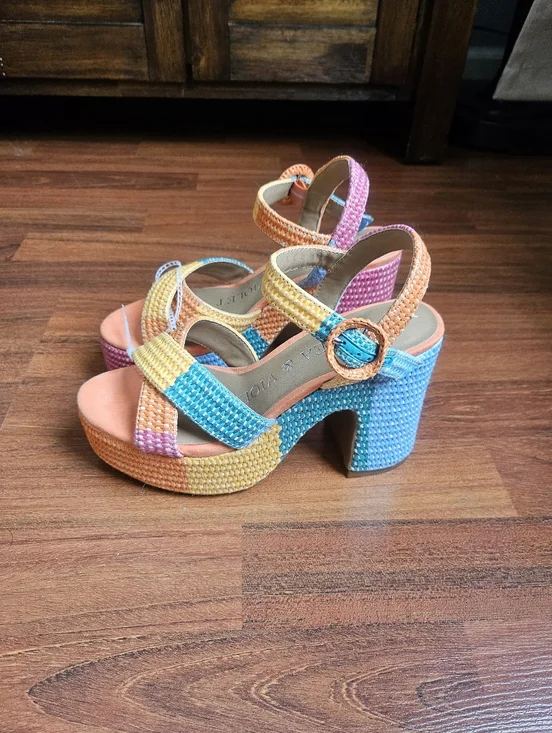 NWOT Chelsea And Violet 6.5 Platform Sandals Colorblock - Picture 5 of 7